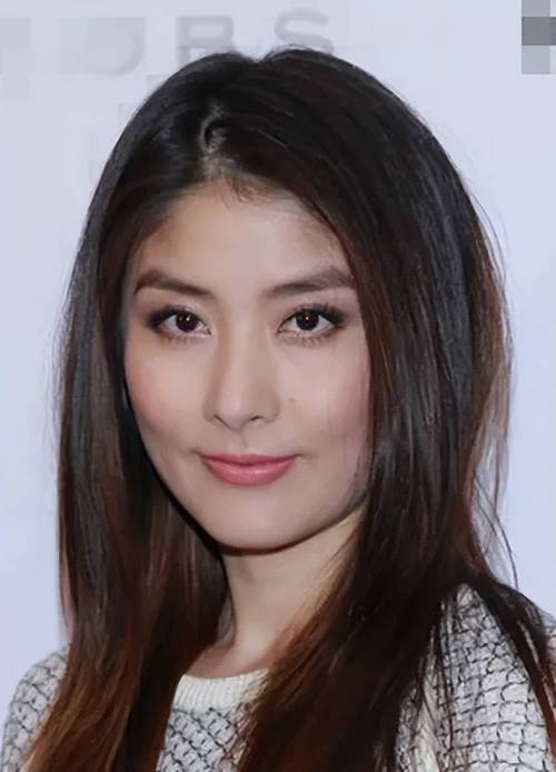  陈慧琳

----------
<h1>陈慧琳试管婴儿传闻真相大揭秘</h1>

<p>在这个信息爆炸的时代，娱乐圈的明星们总是处在风口浪尖上，他们的私生活更是成为了公众关注的焦点。特别是涉及到生育问题，更是让人津津乐道。最近，关于著名歌手陈慧琳是否通过试管婴儿技术成功怀孕的传闻在网络上传得沸沸扬扬。今天，我们就来揭开这个传闻的真相。</p>

<h2>试管婴儿技术简介</h2>

<p>试管婴儿，也就是体外受精-胚胎移植技术（IVF-ET），是一种帮助不孕不育患者实现生育梦想的辅助生殖技术。根据中国辅