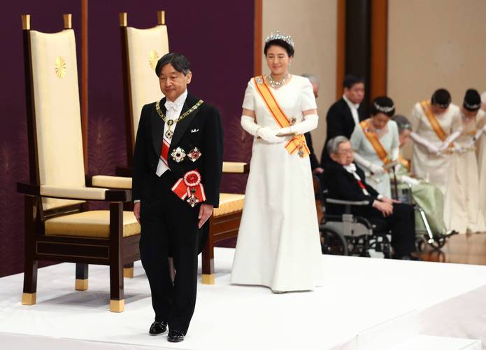 日本天皇