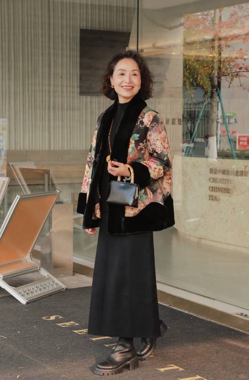 60岁女性