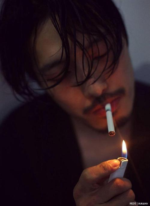 男方抽烟