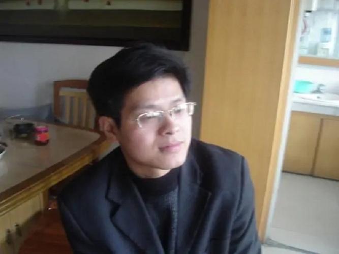 黄元华
