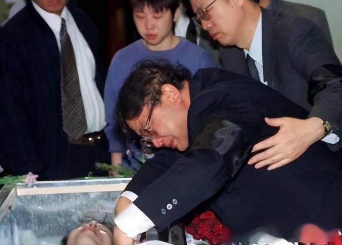 夫妻去世